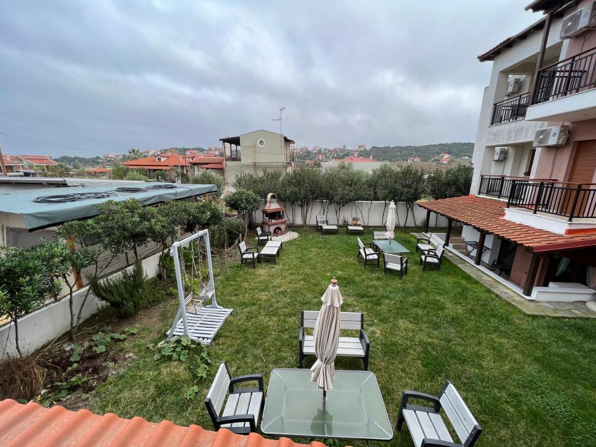 Nea Roda Apartments Bagian luar foto