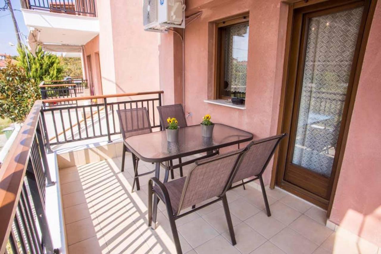 Nea Roda Apartments Bagian luar foto