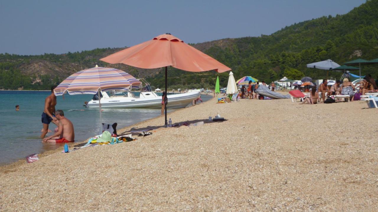 Nea Roda Apartments Bagian luar foto